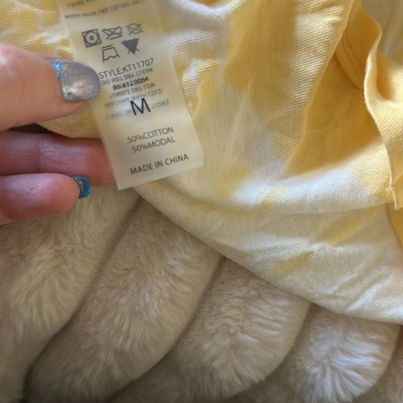 Mono B yellow tiger tie dye athleisuee top size medium - Picture 5 of 5